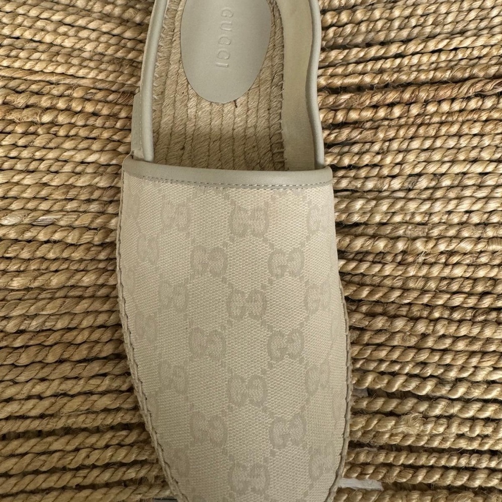 Men’s Gucci canvas shoes